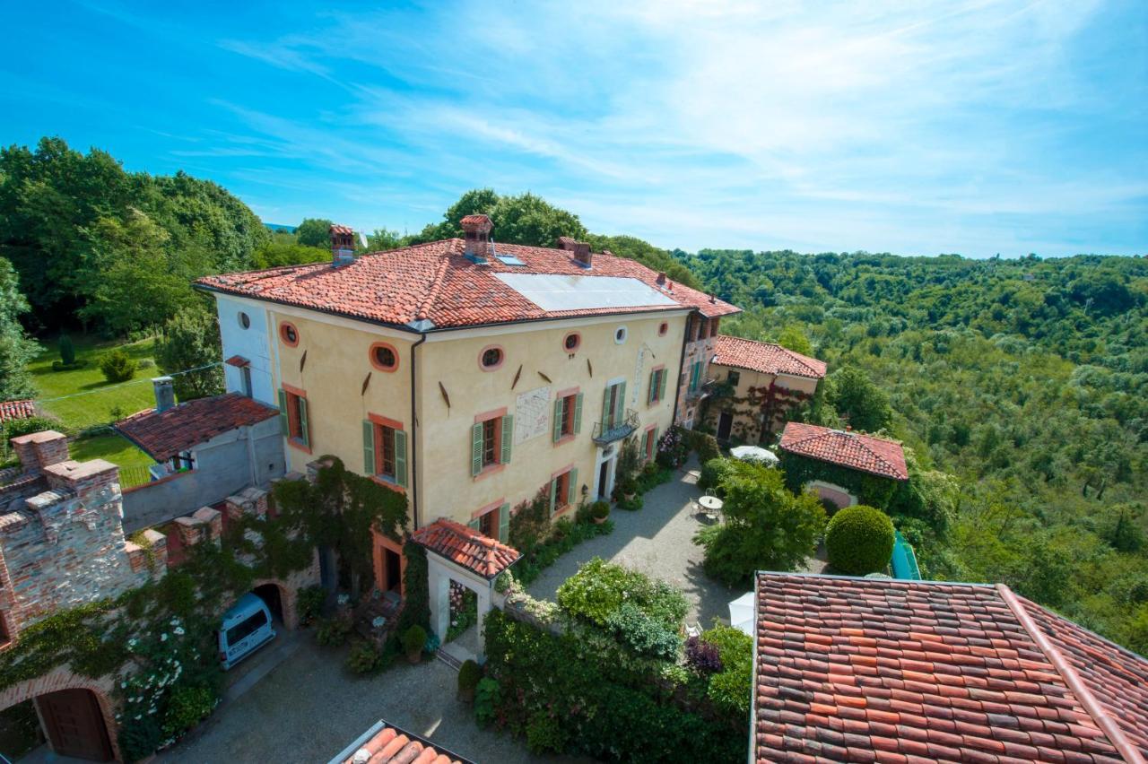 مبيت وإفطار Castello Di Strambinello المظهر الخارجي الصورة