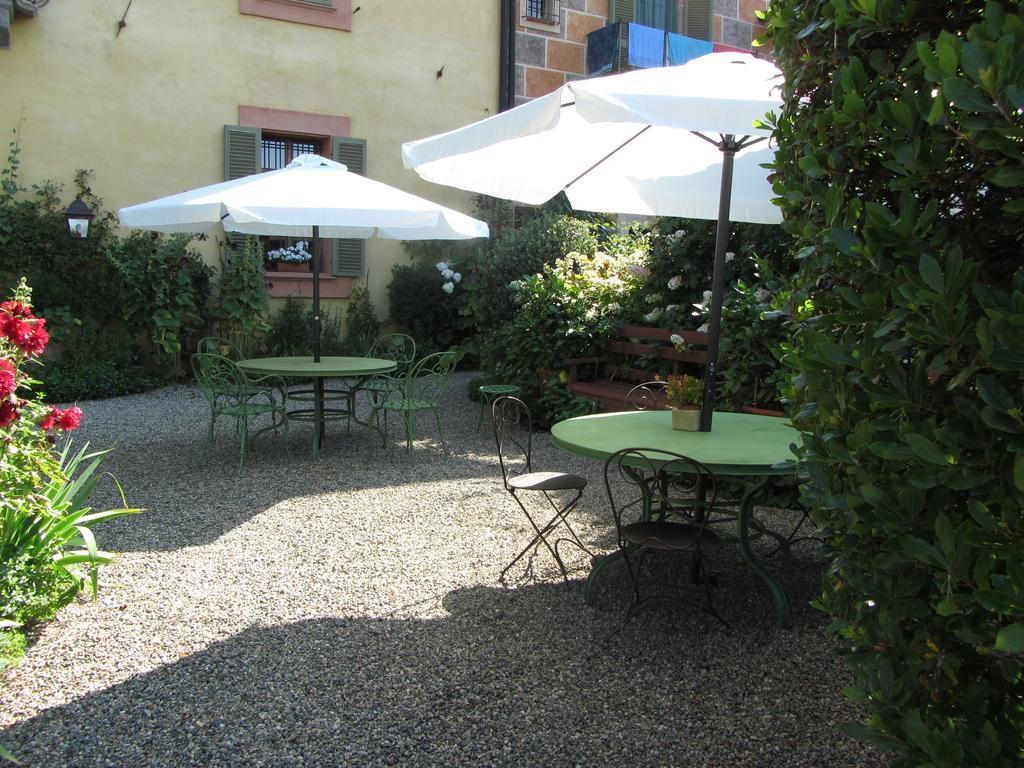 مبيت وإفطار Castello Di Strambinello المظهر الخارجي الصورة