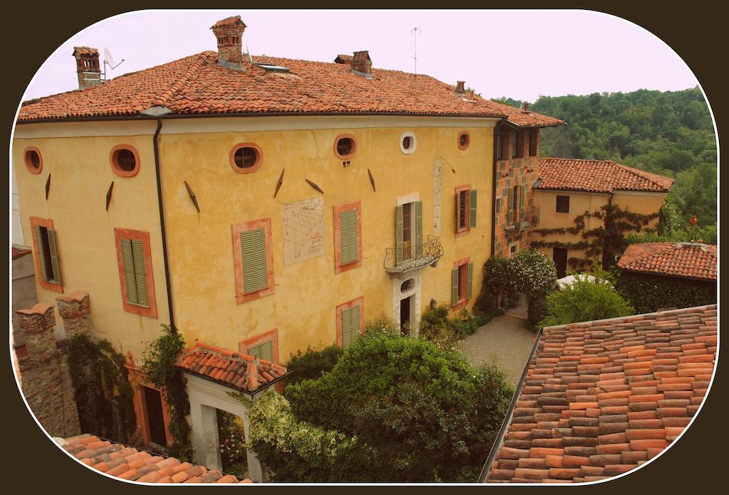مبيت وإفطار Castello Di Strambinello المظهر الخارجي الصورة