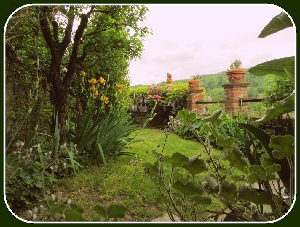 مبيت وإفطار Castello Di Strambinello المظهر الخارجي الصورة