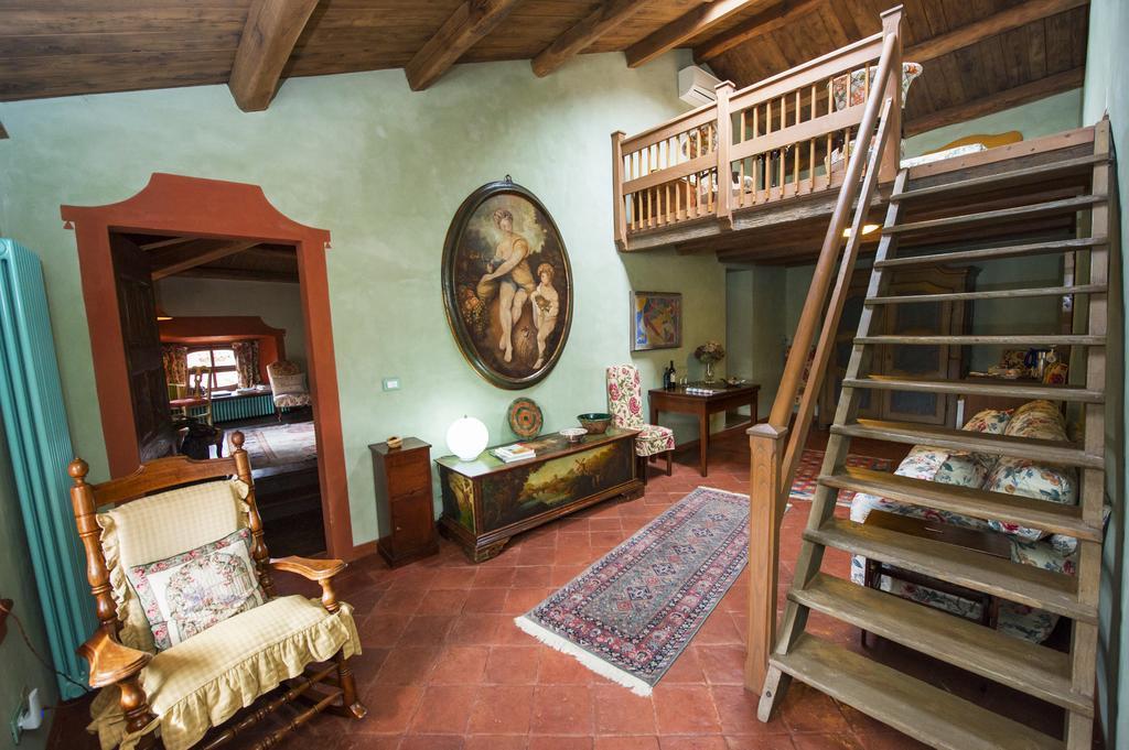 مبيت وإفطار Castello Di Strambinello المظهر الخارجي الصورة